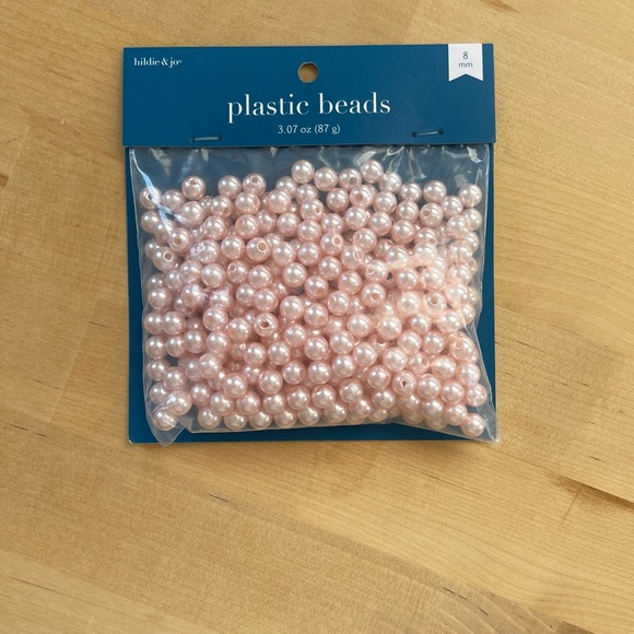 NWT 8mm Light Pink Round Plastic Pearl Beads 360pc by hildie & jo - Picture 4 of 9